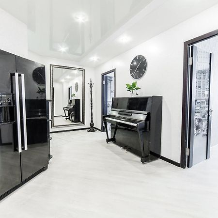 Mgapartments 3 Rooms Miasnikova Sq. Vip Minsk Extérieur photo